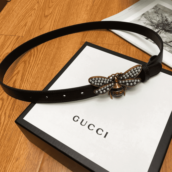 GUCCI BEE BUCKLE BELT