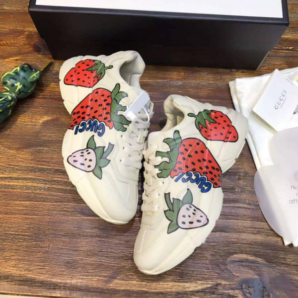 GUCCI RHYTON SNEAKER WITH STRAWBERRY