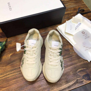 GUCCI RHYTON SNEAKER WITH STRAWBERRY