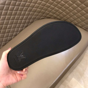 LOUIS VUITTON SLIDES - LVS3