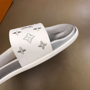 LOUIS VUITTON SLIDES - LVS23