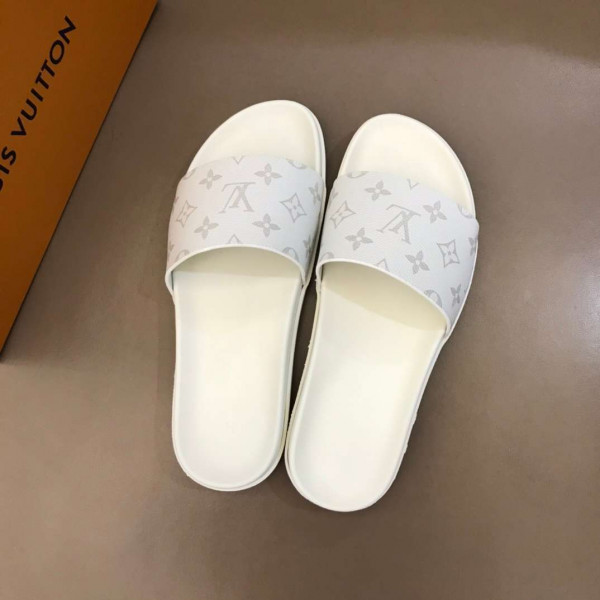 LOUIS VUITTON WHITE MONOGRAM SLIDES - LVS43