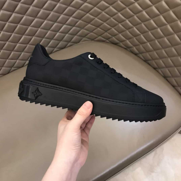 LOUIS VUITTON TIME OUT SNEAKER - LV139