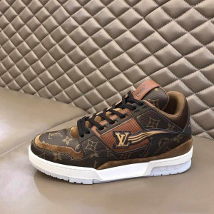 LOUIS VUITTON TRAINER SNEAKER - LV209