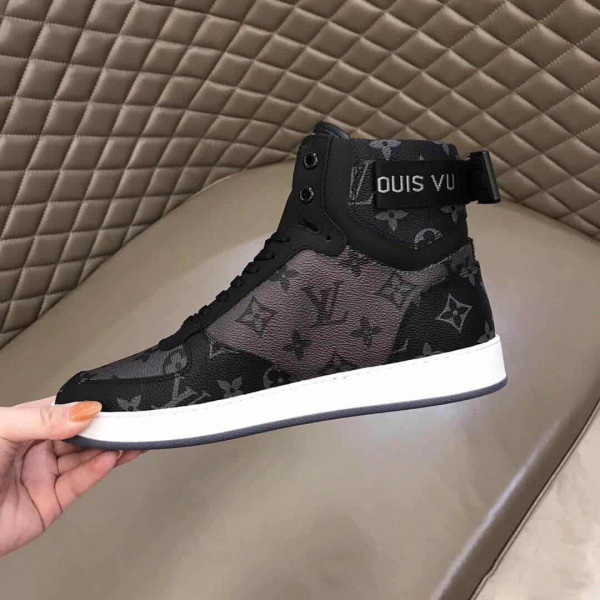 LOUIS VUITTON RIVOLI SNEAKER - LV226