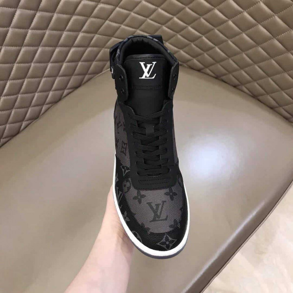 LOUIS VUITTON RIVOLI SNEAKER - LV226