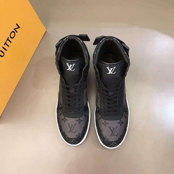 LOUIS VUITTON RIVOLI SNEAKER - LV226