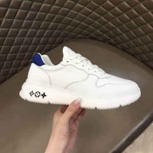 LOUIS VUITTON VUITTON RUN AWAY SNEAKER - LV290