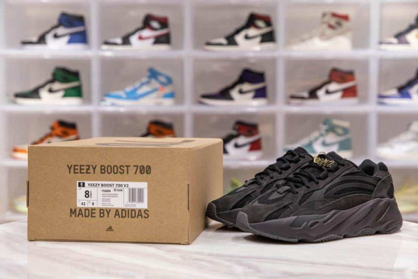 ADIDAS YEEZY BOOST 700 V2 VANTA