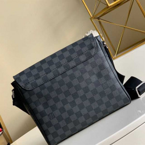 LOUIS VUITTON DISTRICT PM DAMIER EBENE CANVAS N41028