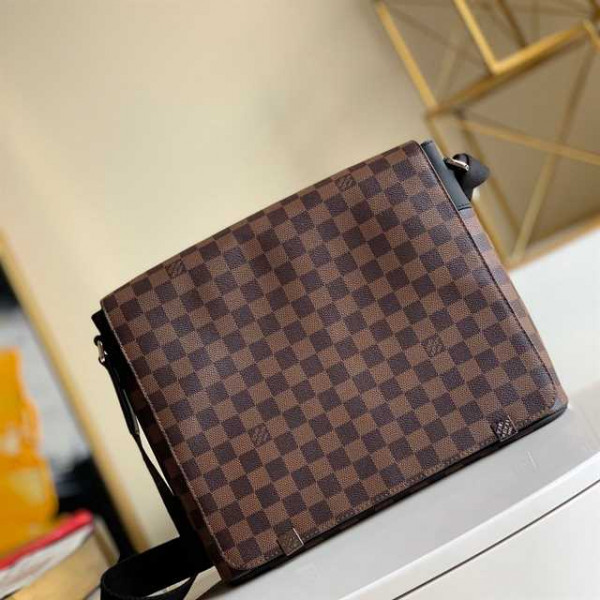 LOUIS VUITTON DISTRICT PM DAMIER EBENE CANVAS N41032