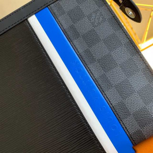 LOUIS VUITTON POCHETTE VOYAGE MM EPI DAMIER GRAPHITE M56827