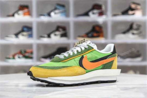 NIKE LD WAFFLE SACAI GREEN MULTI - NK51