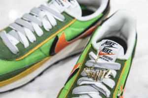 NIKE LD WAFFLE SACAI GREEN MULTI - NK51