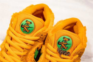 NIKE SB DUNK LOW GRATEFUL DEAD BEARS ORANGE - NK55