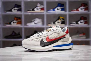 NIKE VAPORWAFFLE SACAI SPORT FUCHSIA GAME ROYAL - NK32