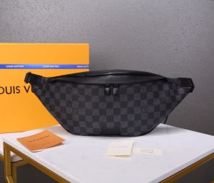 LOUIS VUITTON DISCOVERY BUMBAG - WLM206