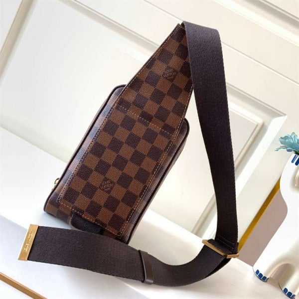 LOUIS VUITTON AVENUE SLING BAG - WLM211