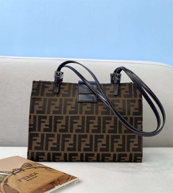 FENDI HANDBAG - WFB035