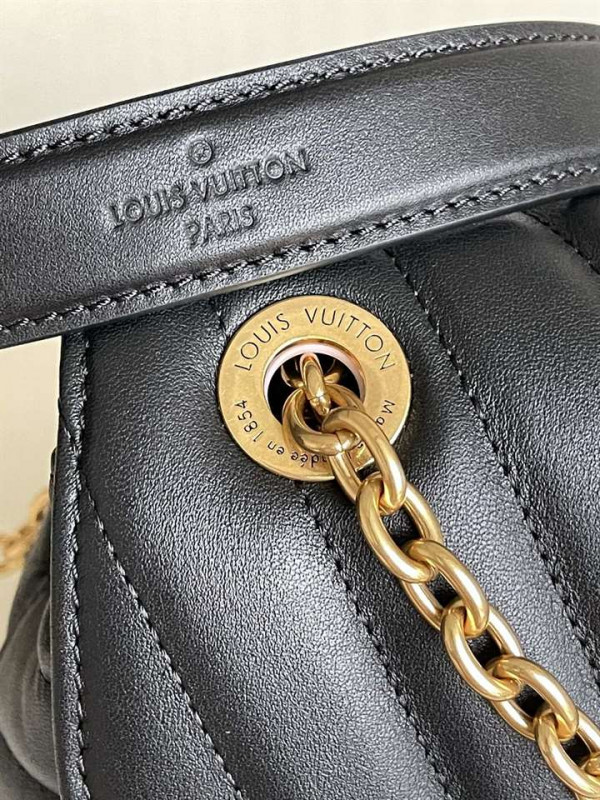 LOUIS VUITTON NEW WAVE CHAIN BAG -WLM74