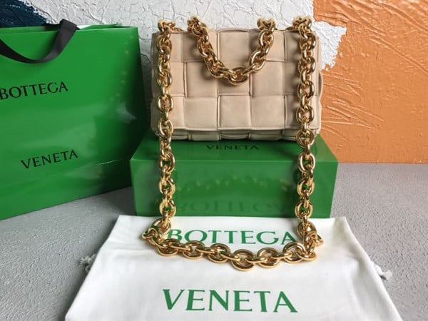 BOTTEGA VENETA WOMEN'S CHAIN CASSETTE IN PORRIDGE - WBV01