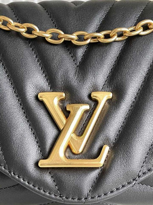 LOUIS VUITTON NEW WAVE CHAIN BAG -WLM74