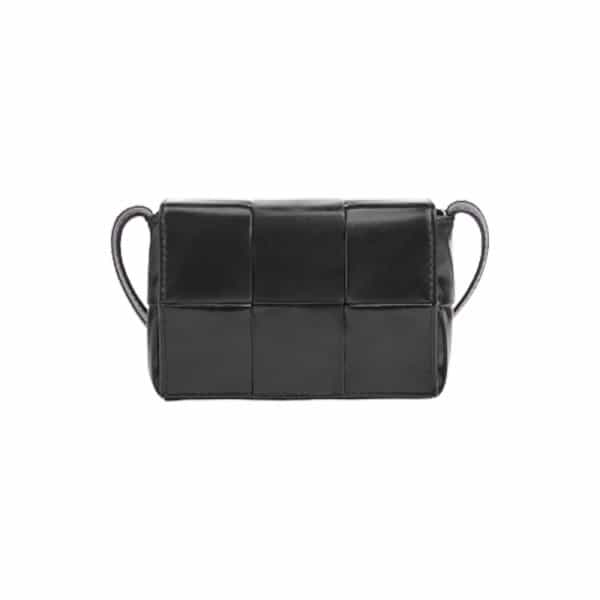 BOTTEGA VENETA MEN'S CASSETTE IN BLACK - WBV07