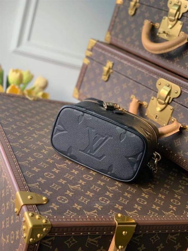 LOUIS VUITTON VANITY PM - WLM332