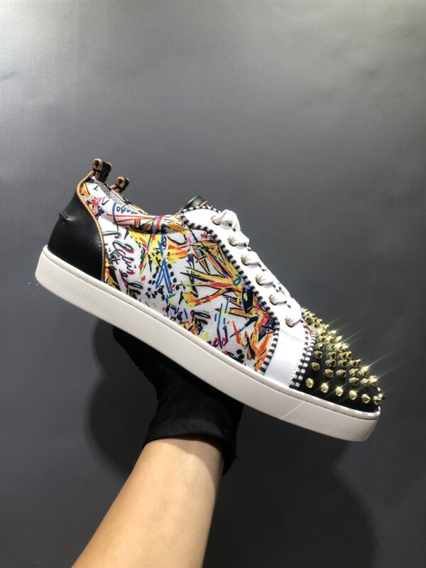 CHRISTIAN LOUBOUTIN LOW TOP SNEAKER - CL113