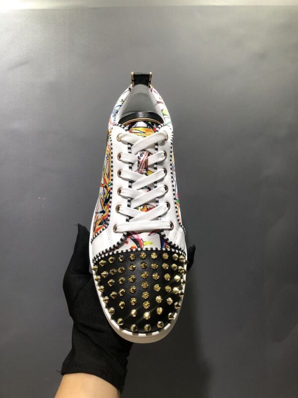 CHRISTIAN LOUBOUTIN LOW TOP SNEAKER - CL113