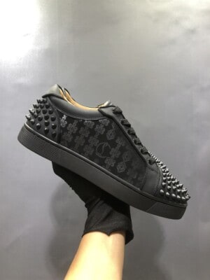 CHRISTIAN LOUBOUTIN LOW TOP SNEAKER - CL92