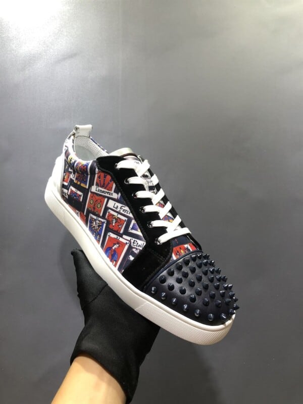 CHRISTIAN LOUBOUTIN LOW TOP SNEAKER - CL91