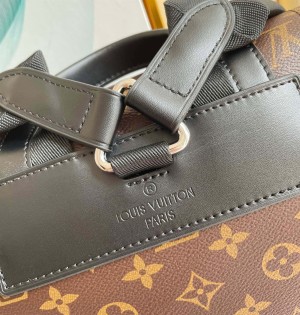 LOUIS VUITTON CHRISTOPHER PM - WLM349