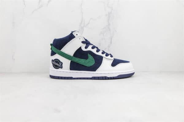 NIKE DUNK HIGH SPORTS SPECIALTIES SNEAKER - NK69