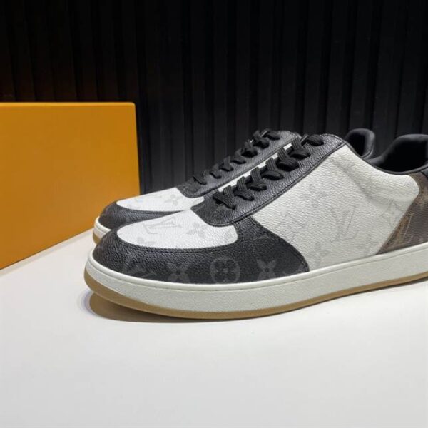 LOUIS VUITTON RIVOLI SNEAKER - LSVT145