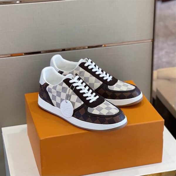 LOUIS VUITTON RIVOLI SNEAKER - LSVT136