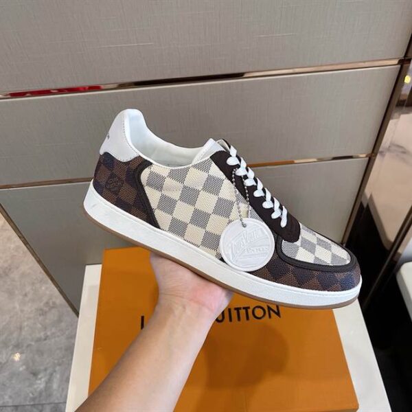 LOUIS VUITTON RIVOLI SNEAKER - LSVT136