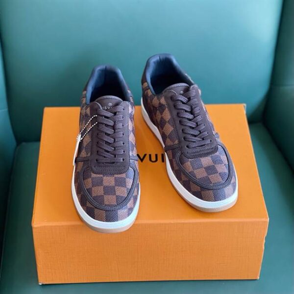 LOUIS VUITTON RIVOLI SNEAKER - LSVT135