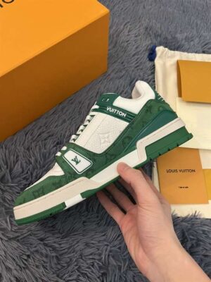 LOUIS VUITTON TRAINER SNEAKER - LSVT197