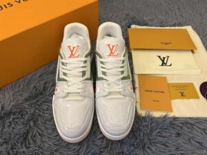 LOUIS VUITTON TRAINER SNEAKER - LSVT195