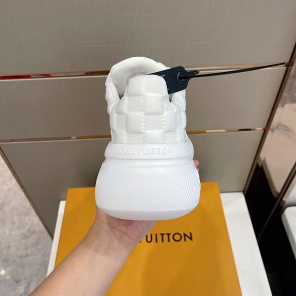 LOUIS VUITTON SHOW UP SNEAKER – LSVT224