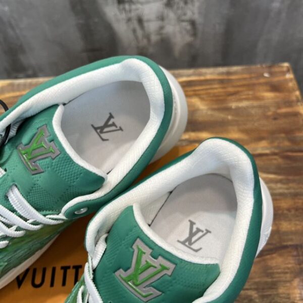 LOUIS VUITTON SHOW UP SNEAKER – LSVT230