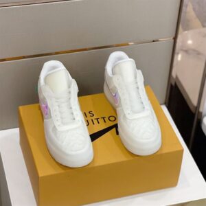 LOUIS VUITTON TRAINER SNEAKER – LSVT208