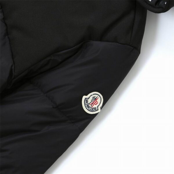 Moncler Coat - MC030