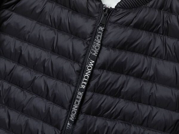 Moncler Coat - MC039