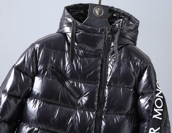 Moncler Coat - MC045