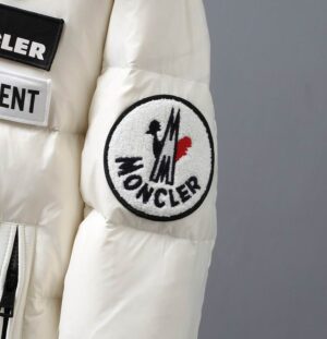 Moncler Coat - MC052