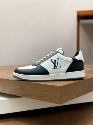 LOUIS VUITTON RIVOLI SNEAKER– LSVT245