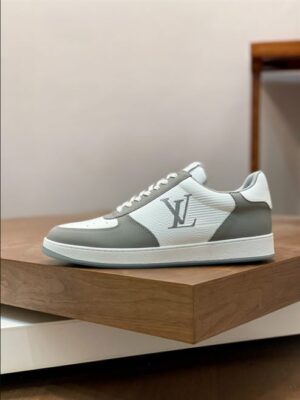 LOUIS VUITTON RIVOLI SNEAKER– LSVT247