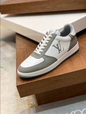 LOUIS VUITTON RIVOLI SNEAKER– LSVT247